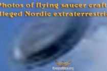 Fotografie létajícího talíře a zřejmě mimozemšťané Nordici
